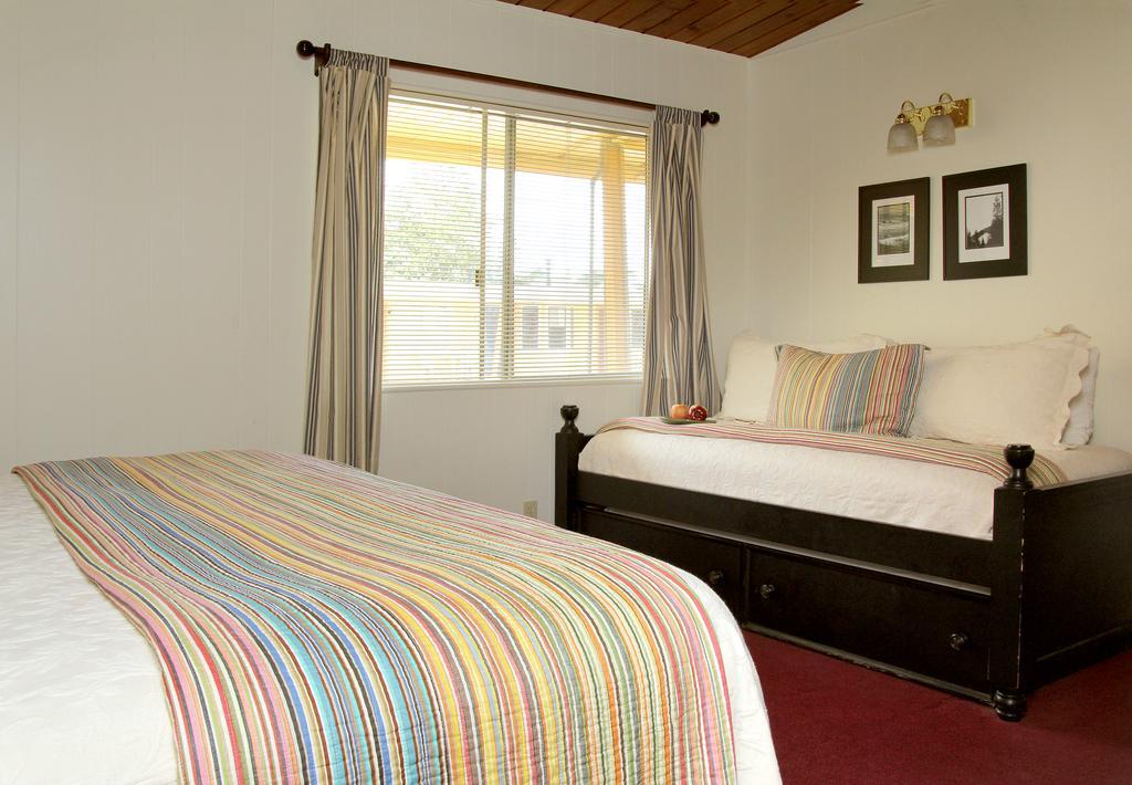 פרנדייל Redwood Suites מראה חיצוני תמונה